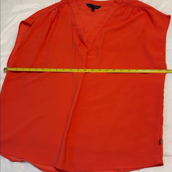 Banana Republic Women's Bold Orange Coral colored Blouse - Picture 5 of 5